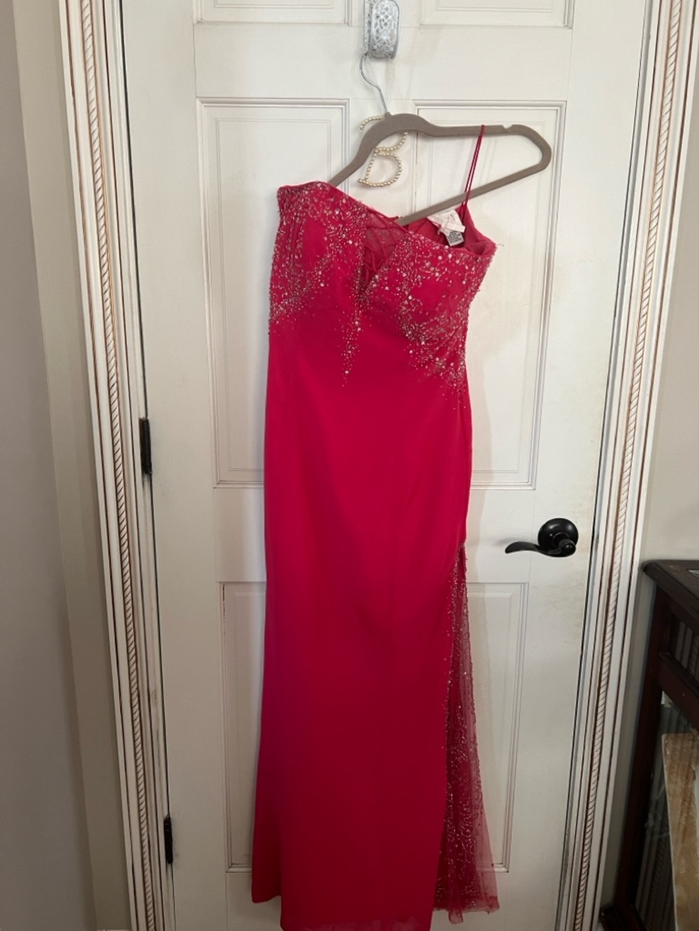 HOT PINK STRAPLESS GOWN - Picture 2 of 11
